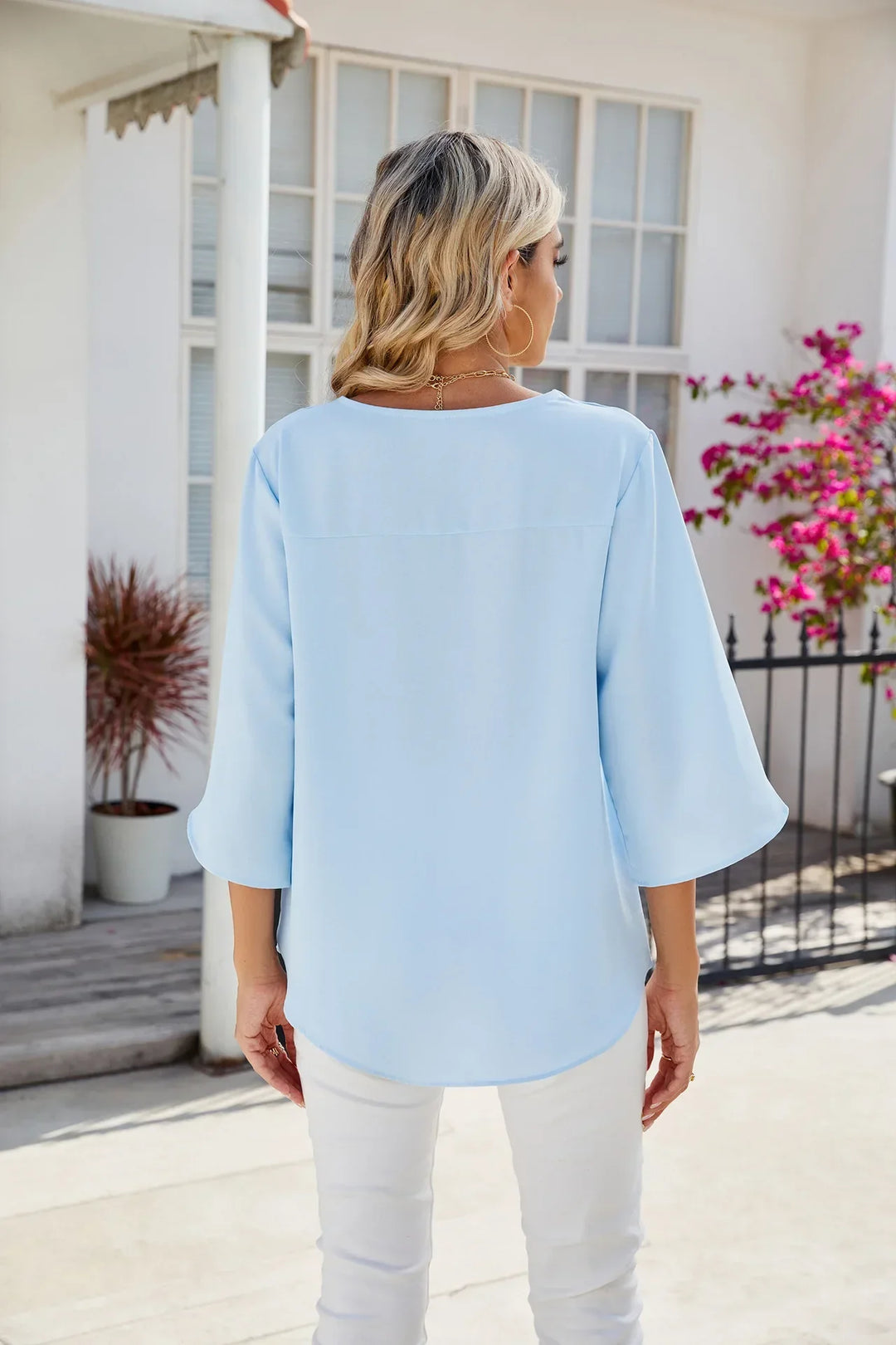 Cara | V-neck blouse